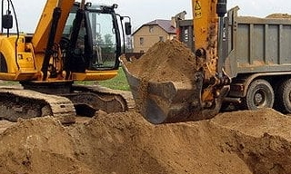 Выкопать яму экскаватором в Лабинске от 920 руб. - 2Землекопа-Лбк